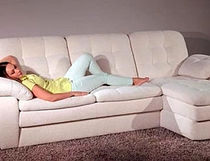 15 beste Sofas für den täglichen Schlaf