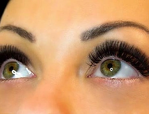 Die 10 besten Mascaras für voluminöse Wimpern