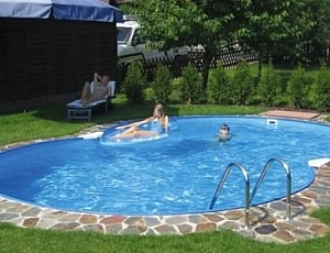 Die 5 besten Mittel gegen blühendes Wasser im Pool